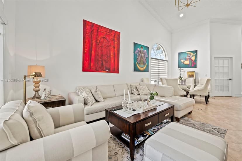 9384 NW 8th Cir, Plantation FL 33324