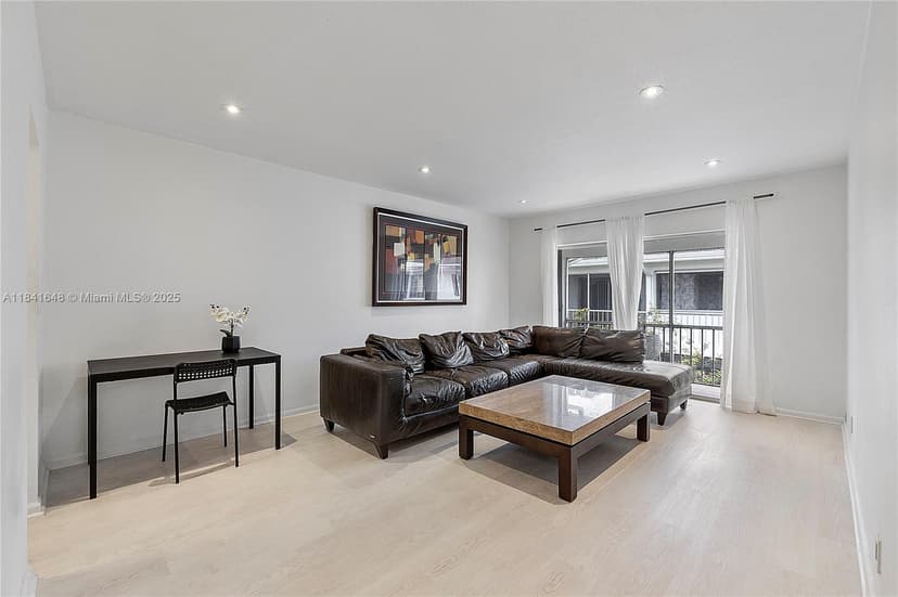 2180 NE 67th St # 728, Fort Lauderdale FL 33308