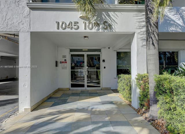 1045 10th St # 907, Miami Beach FL 33139 - Miami Beach, FL - Photo 2