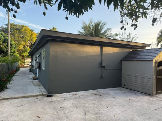 2739 Lincoln Street, Hollywood FL 33020 - Hollywood, FL - Photo 2