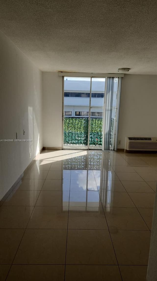 16450 NW 2nd Ave # 206, Miami FL 33169 - Miami, FL - Photo 2