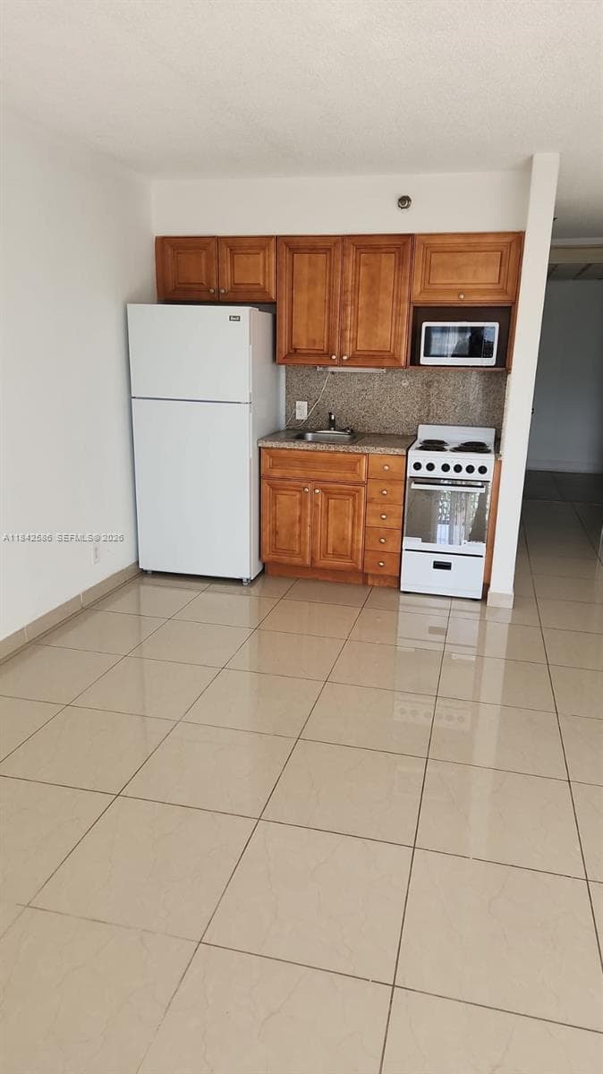 16450 NW 2nd Ave # 206, Miami FL 33169 - Miami, FL - Photo 1