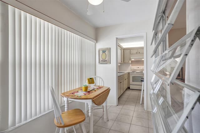 1300 N 12th Court # 4b, Hollywood FL 33019 - Hollywood, FL - Photo 2