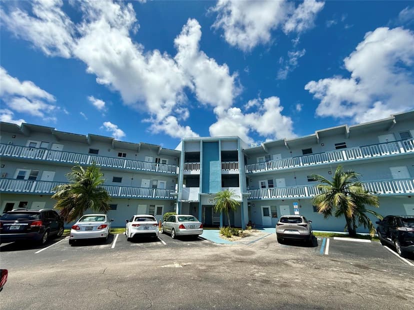 2300 Park Lane # 311, Hollywood FL 33021