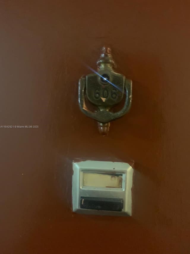 2025 NE 164th St # 606, North Miami Beach FL 33162 - North Miami Beach, FL - Photo 2