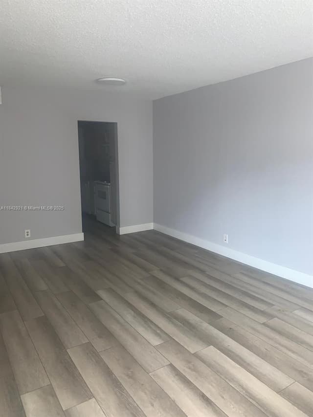 2025 NE 164th St # 606, North Miami Beach FL 33162 - North Miami Beach, FL - Photo 4