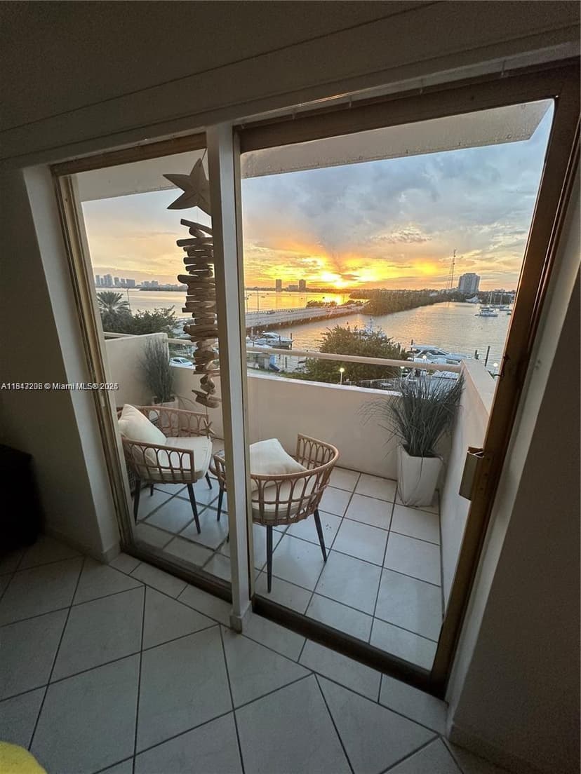 7904 West Dr # 407, North Bay Village FL 33141