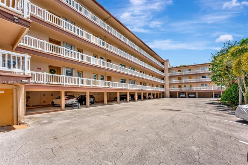 6751 Cypress Rd # 306, Plantation FL 33317