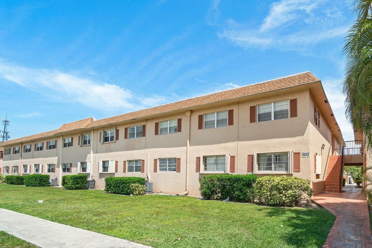 600 SW 2nd 2390 Avenue # 2390, Boca Raton FL 33432 - Boca Raton, FL - Photo 1
