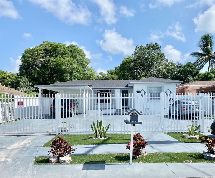 739 NW 112th St, Miami FL 33168
