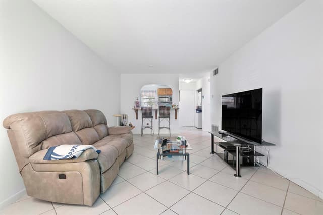 1115 Lake Terrace # 111, Boynton Beach FL 33426 - Boynton Beach, FL - Photo 3