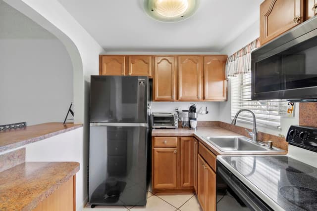 1115 Lake Terrace # 111, Boynton Beach FL 33426 - Boynton Beach, FL - Photo 5