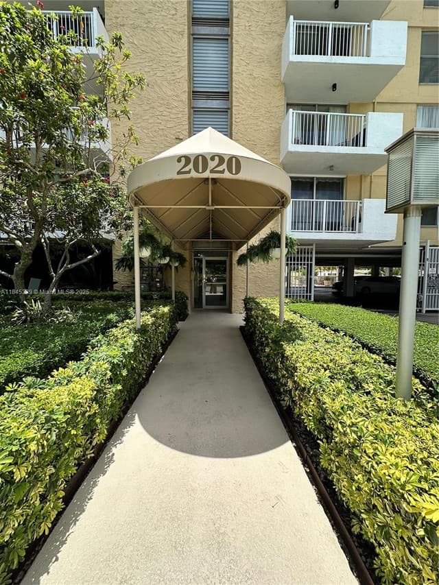 2020 NE 135th St # 807, North Miami FL 33181 - North Miami, FL - Photo 4