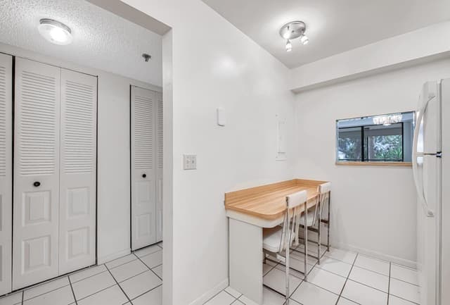 4640 Lucerne Lakes Boulevard # 206, Lake Worth FL 33467 - Lake Worth, FL - Photo 5
