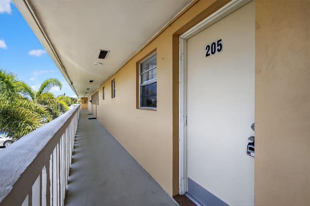2152 NE 1st Way # 205, Boynton Beach FL 33435 - Boynton Beach, FL - Photo 3