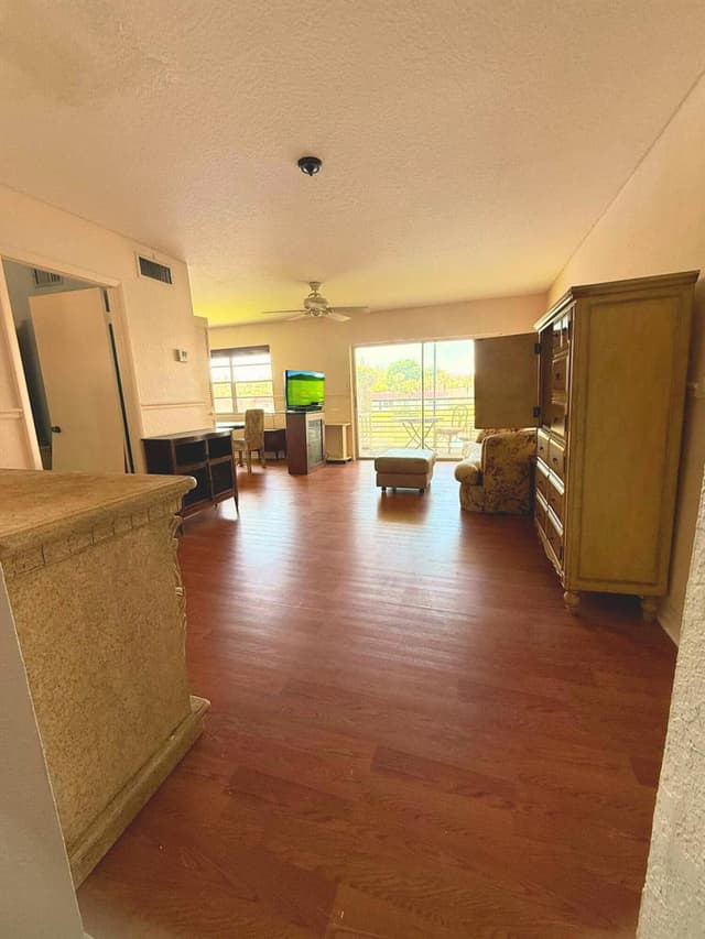 218 Lake Frances Drive, West Palm Beach FL 33411 - West Palm Beach, FL - Photo 2