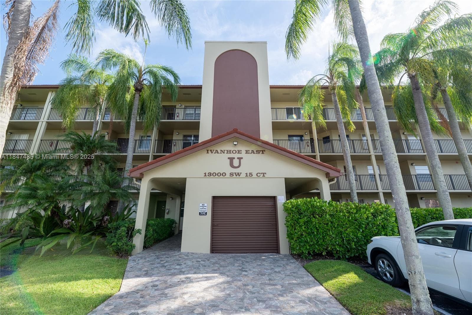 13000 SW 15th Ct # 206U, Pembroke Pines FL 33027 - Pembroke Pines, FL - Photo 1