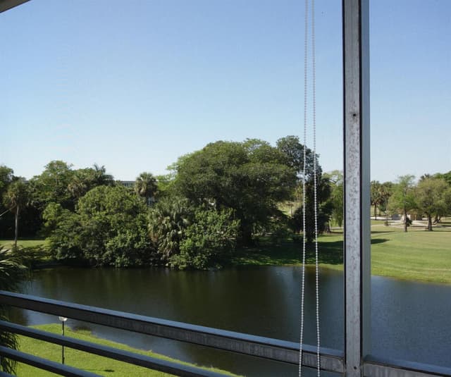 3507 Oaks Way # 307, Pompano Beach FL 33069 - Pompano Beach, FL - Photo 4