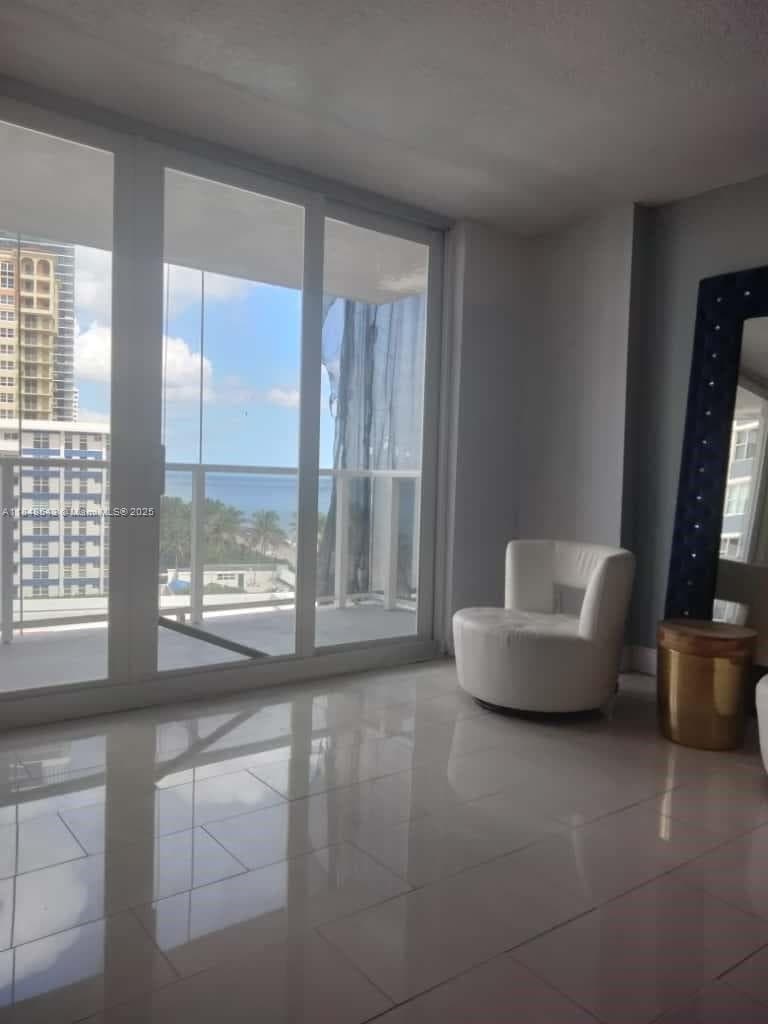 3180 S Ocean Dr # 607, Hallandale Beach FL 33009