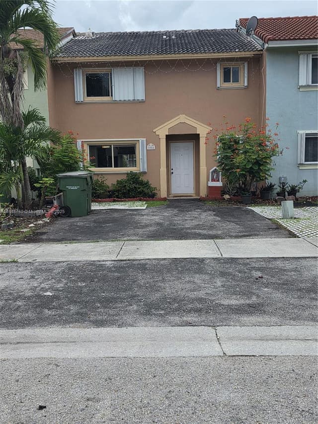 1084 SE 13th Ave, Homestead FL 33035 - Homestead, FL - Photo 2