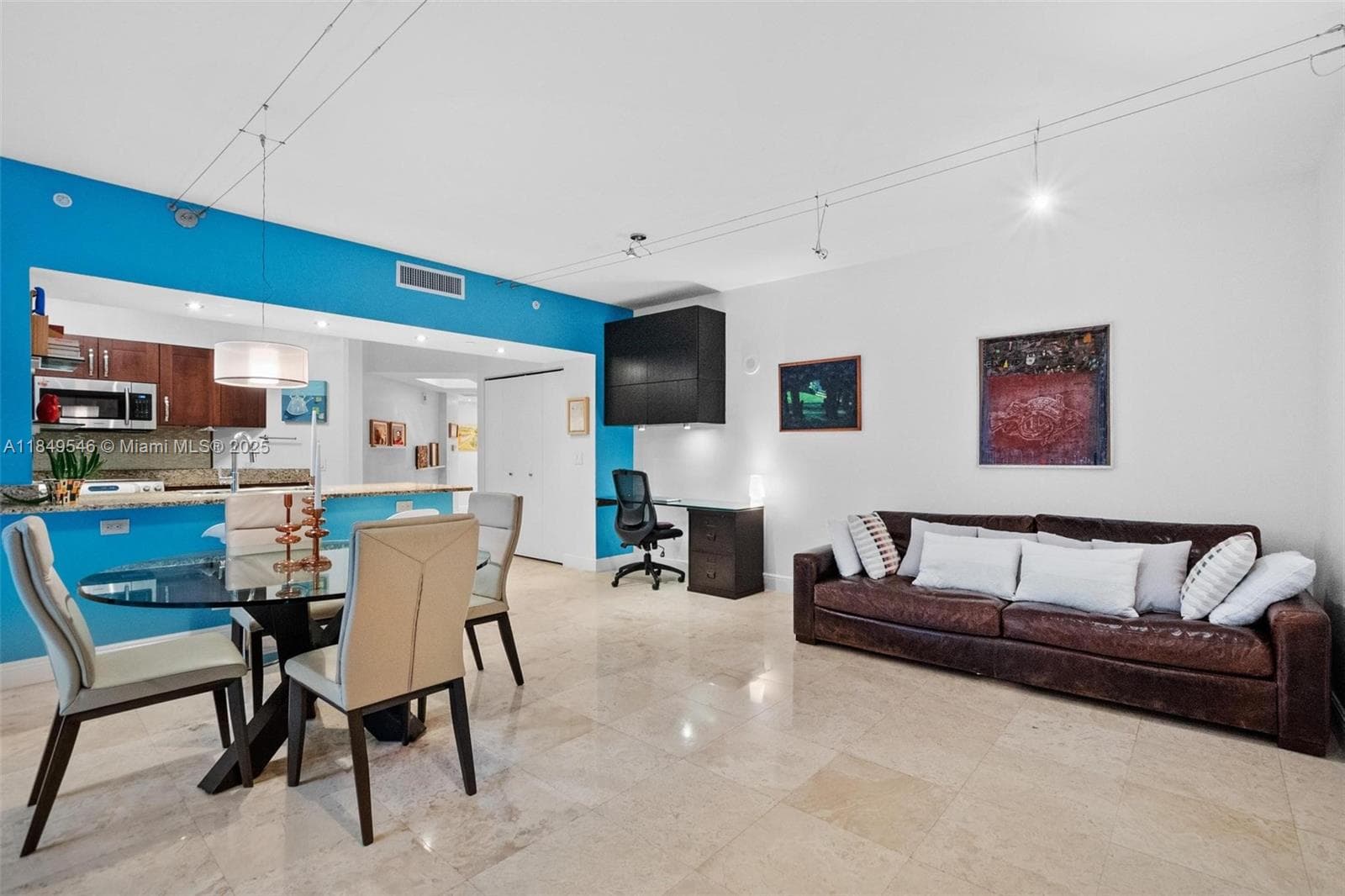 19900 E Country Club Dr # 212, Aventura FL 33180 - Aventura, FL - Photo 1