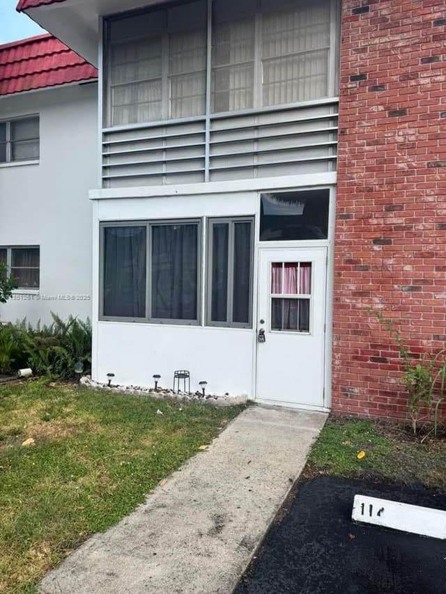 2251 NW 48th Ter # 114, Lauderhill FL 33313 - Lauderhill, FL - Photo 2