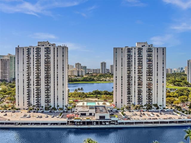3675 N Country Club Dr # 707, Aventura FL 33180 - Aventura, FL - Photo 2
