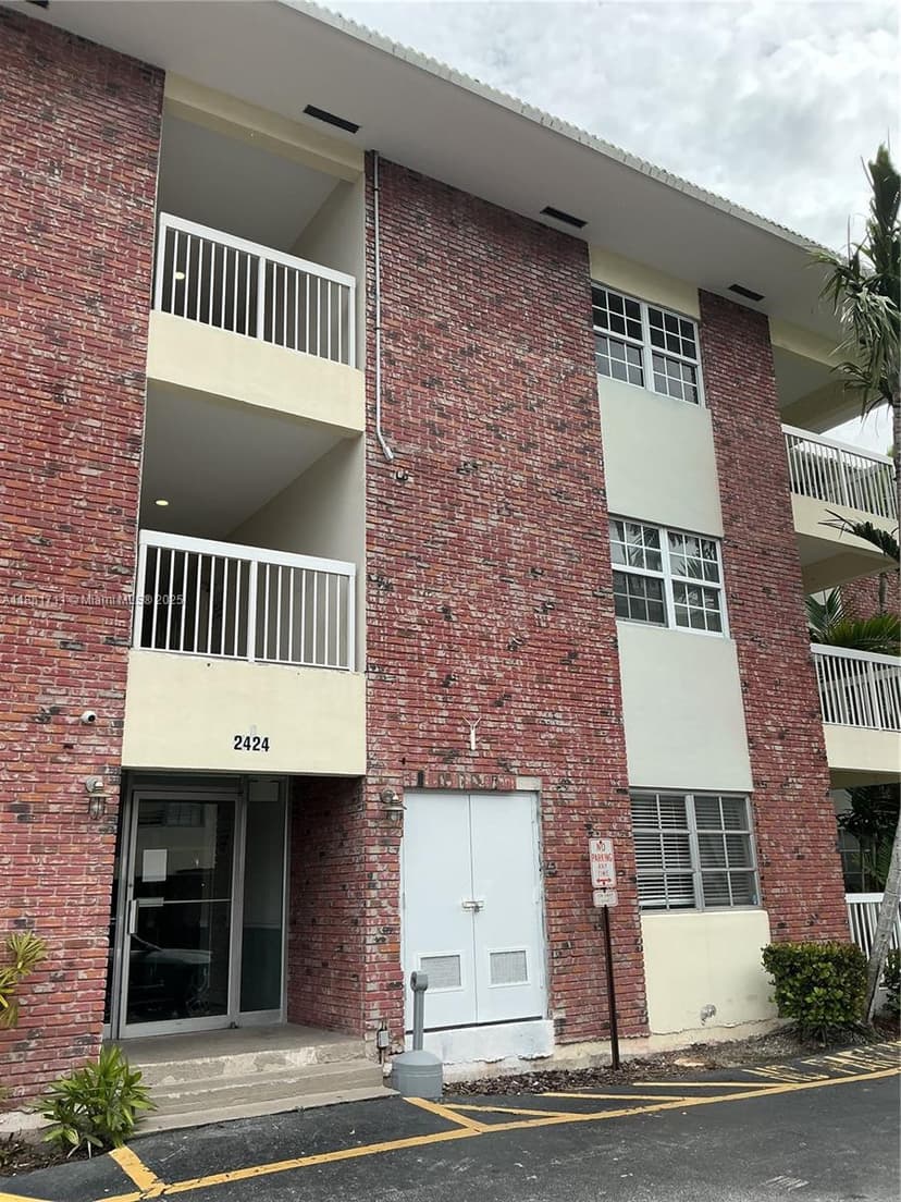 2424 SE 17th Cswy # 111B, Fort Lauderdale FL 33316