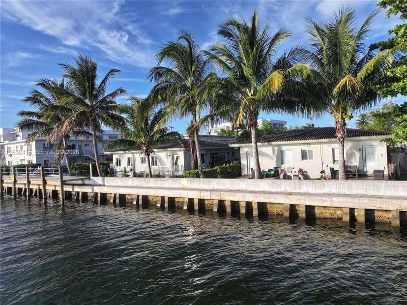 2200 Bay Dr # 3, Miami Beach FL 33141
