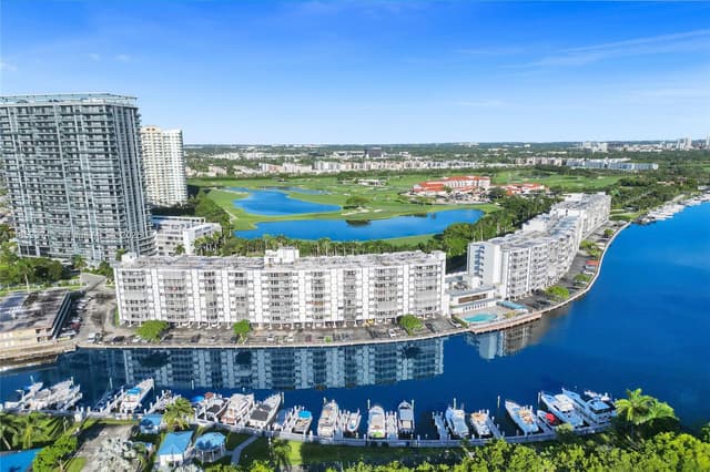 200 Diplomat Pkwy # 423, Hallandale Beach FL 33009 - Hallandale Beach, FL - Photo 2
