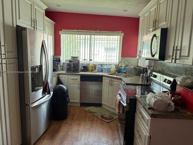 985 NE 146th St, North Miami FL 33161 - North Miami, FL - Photo 4