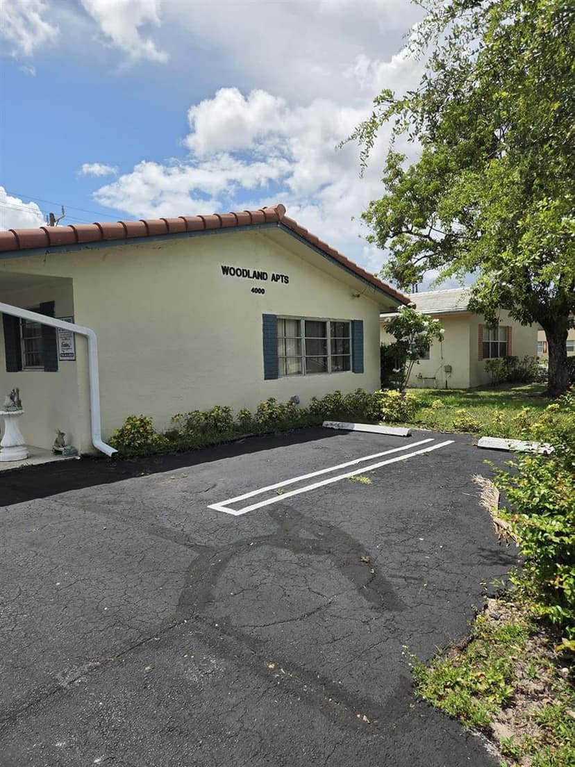 4000 NW Woodside Drive, Coral Springs FL 33065