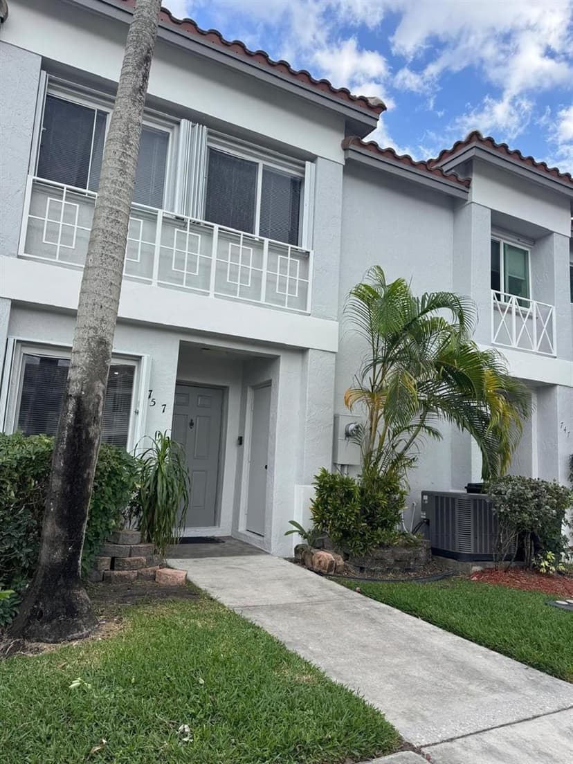 757 NW 208th Drive, Pembroke Pines FL 33029