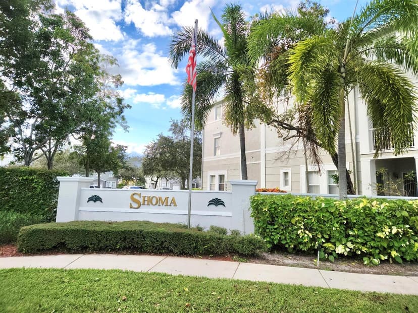 1006 Shoma Drive, Royal Palm Beach FL 33414