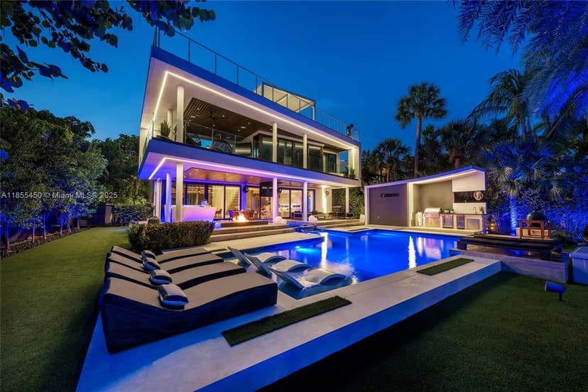 528 Lakeview Ct, Miami Beach FL 33140