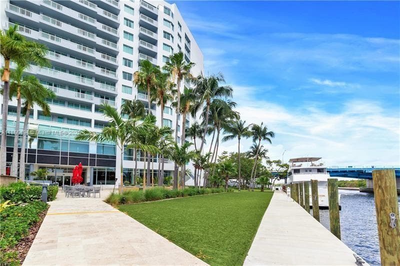 2670 E Sunrise Blvd # 521, Fort Lauderdale FL 33304