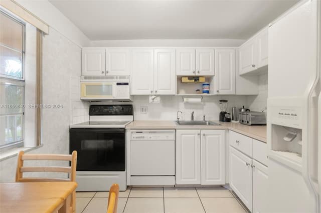 1040 Country Club Dr # 309, Margate FL 33063 - Margate, FL - Photo 4