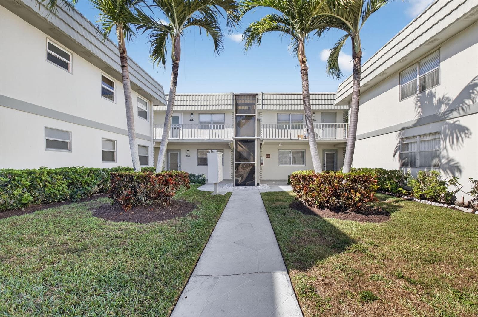 109 Monaco C # 109, Delray Beach FL 33446 - Delray Beach, FL - Photo 1