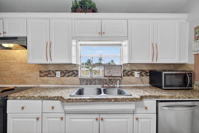 1136 W 7th Street, Riviera Beach FL 33404 - Riviera Beach, FL - Photo 6