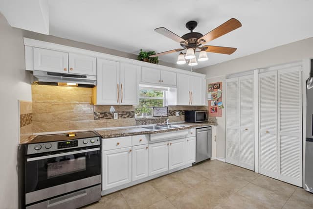 1136 W 7th Street, Riviera Beach FL 33404 - Riviera Beach, FL - Photo 5