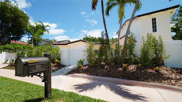 691 Ridgewood Rd, Key Biscayne FL 33149 - Key Biscayne, FL - Photo 3