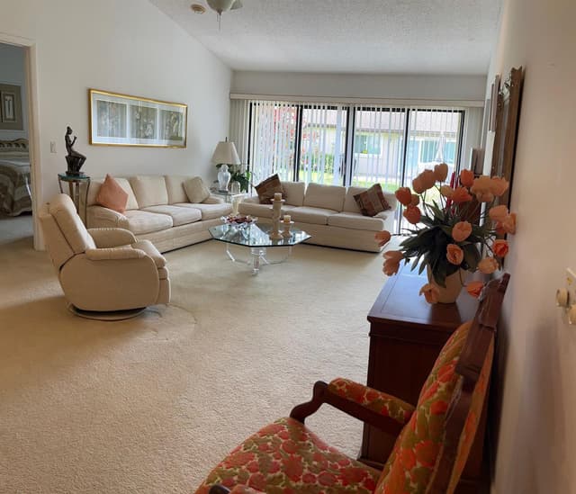 139 Meander Circle, Royal Palm Beach FL 33411 - Royal Palm Beach, FL - Photo 4