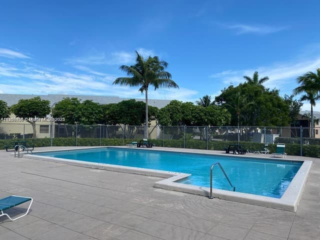 889 Hamilton Dr # 889I, Homestead FL 33034 - Homestead, FL - Photo 4