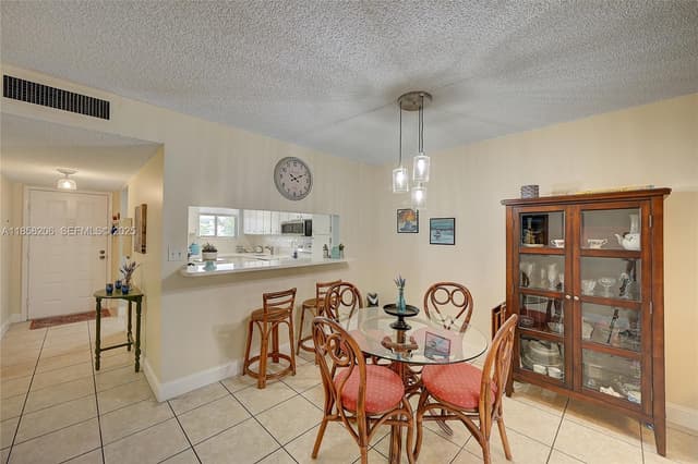 3186 Via Poinciana # 203, Lake Worth FL 33467 - Lake Worth, FL - Photo 7