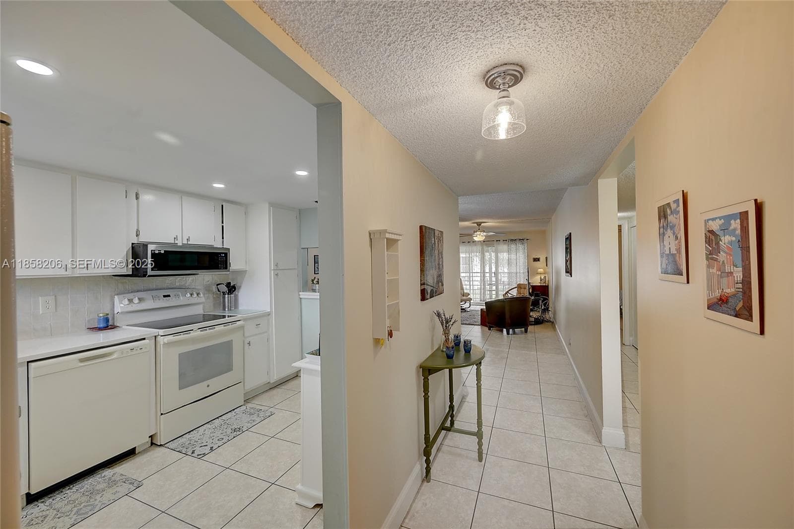 3186 Via Poinciana # 203, Lake Worth FL 33467 - Lake Worth, FL - Photo 1