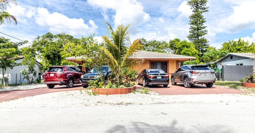 661 SW 28th Way, Fort Lauderdale FL 33312