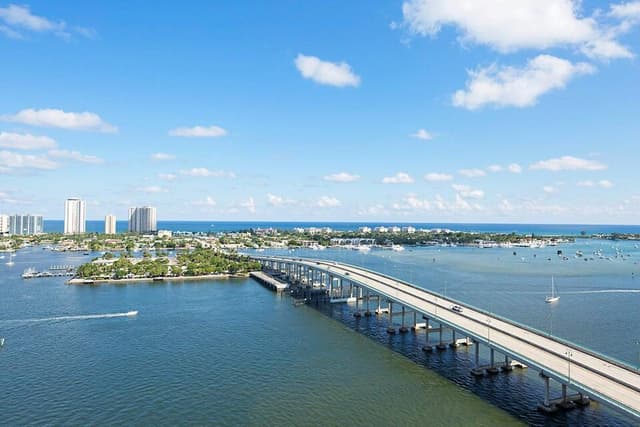 2640 Lake Shore Drive # 2011, Riviera Beach FL 33404 - Riviera Beach, FL - Photo 2