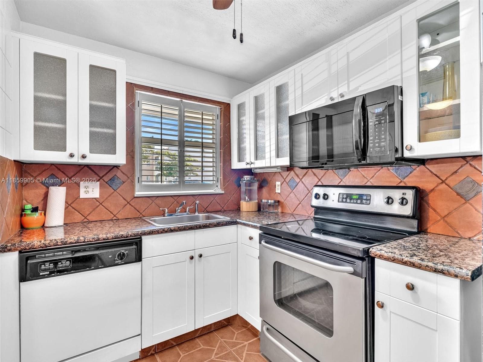 8020 N Sunrise Lakes Dr # 110, Sunrise FL 33322 - Sunrise, FL - Photo 1