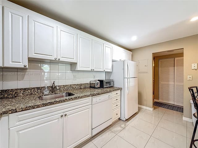 19380 Collins Ave # 308, Sunny Isles Beach FL 33160 - Sunny Isles Beach, FL - Photo 7
