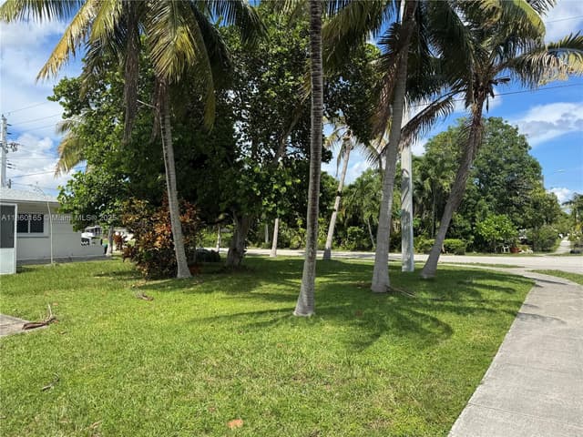 1691 NE 177th St, North Miami Beach FL 33162 - North Miami Beach, FL - Photo 3